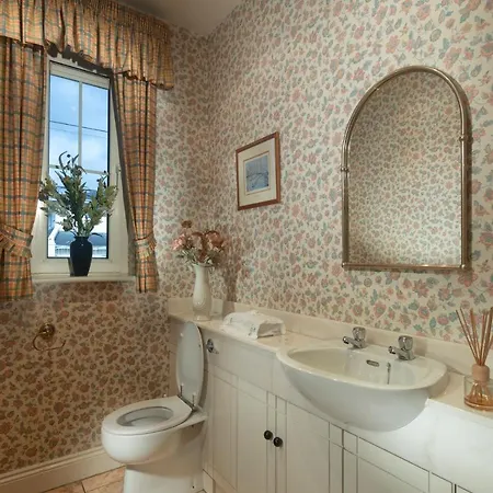 Killarney Lodge Guest house 4*